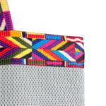 Torba shopper na plażę lub zakupy z ozdobnym elementem w stylu ETNO - zbliżenie