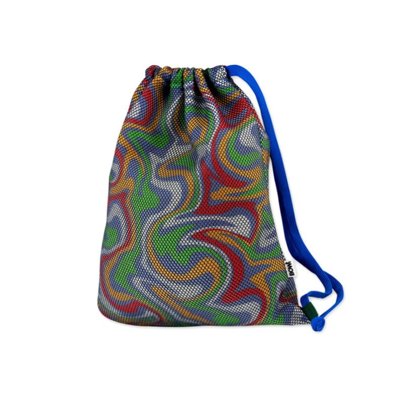 Worek kolorowy jak plecak z kieszonką o wymiarach 35x42 cm z niebieskimi sznurkami