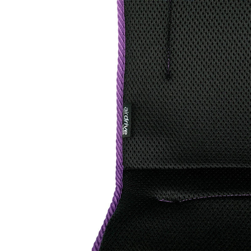 Oddychająca nakładka na siedzenie samochodu osobowego AirDrive z fioletową lamówką - zbliżenie