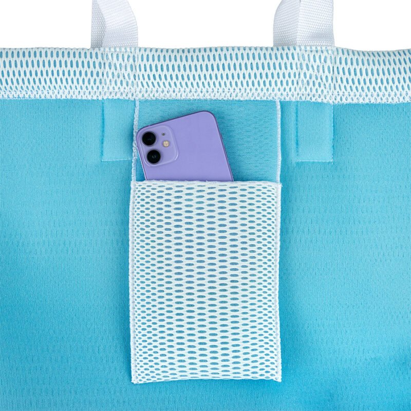Praktyczna torba na plażę z kieszenią na telefon w kolorze błękitnym 45x33 cm - zbliżenie
